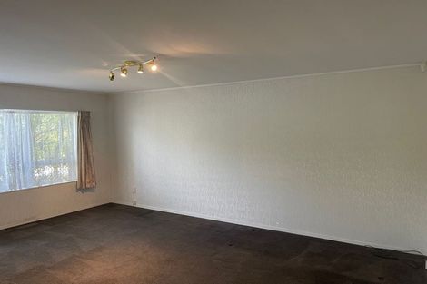 Photo of property in 2 Kerlin Crescent, West Harbour, Auckland, 0618