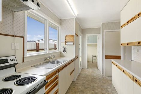 Photo of property in 10 Mimihau Grove, Wainuiomata, Lower Hutt, 5014