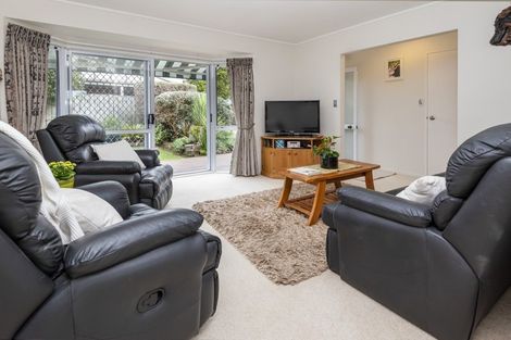 Photo of property in 39b Portadown Avenue, Pakuranga Heights, Auckland, 2010