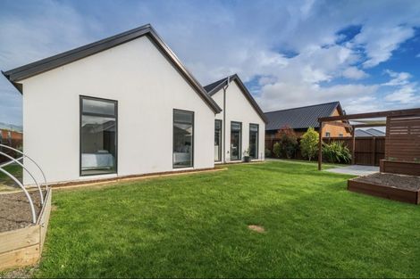 Photo of property in 21 Meyer Crescent, Halswell, Christchurch, 8025