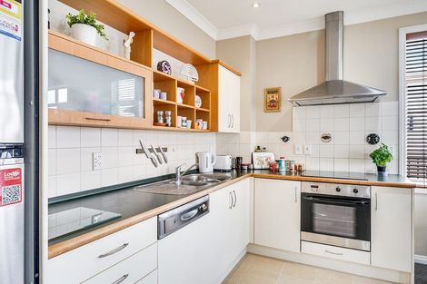 Photo of property in 2e/11 London Street, Hamilton Central, Hamilton, 3204