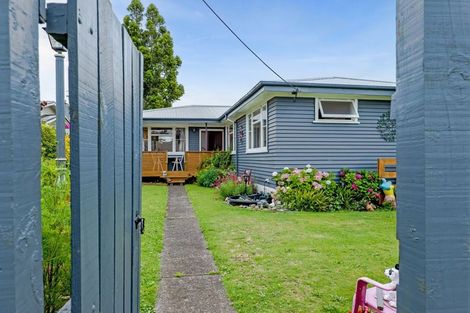 Photo of property in 16 Graham Street, Eltham, 4322