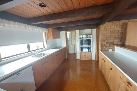 Photo of property in 8 Beach Road, Mellons Bay, Auckland, 2014