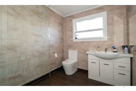 Photo of property in 24 Rhodes Street, Waimate, 7924