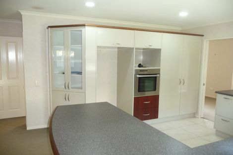 Photo of property in 6 Pennygale Close, Flat Bush, Auckland, 2016