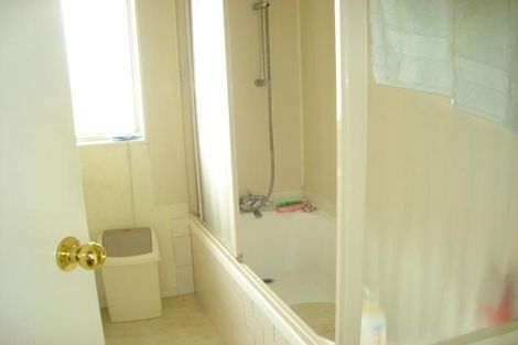 Photo of property in 1/3 Caribbean Drive, Unsworth Heights, Auckland, 0632