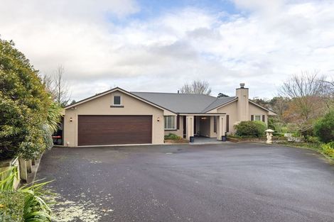 Photo of property in 37 La Lena Grove, Fitzherbert, Palmerston North, 4410