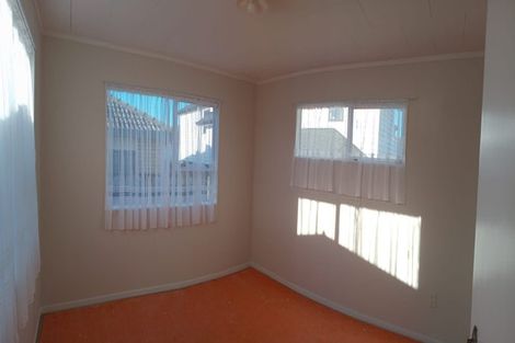 Photo of property in 40 Farquhar Road, Glendene, Auckland, 0602