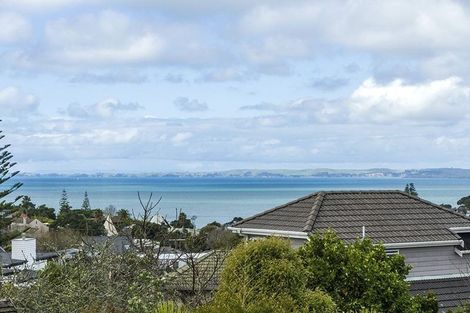 Photo of property in 1/41 Channel Road, Campbells Bay, Auckland, 0630