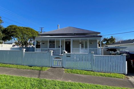 Photo of property in 209 Victoria Road, Devonport, Auckland, 0624