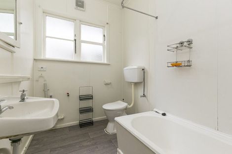 Photo of property in 11b Upper Lewisville Terrace, Thorndon, Wellington, 6011