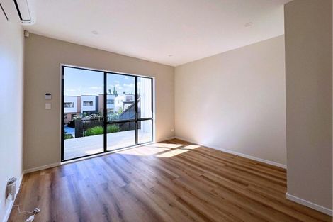 Photo of property in 42 Don Oliver Lane, Glen Eden, 0602