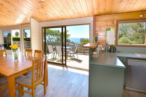 Photo of property in 106 Vipond Road, Stanmore Bay, Whangaparaoa, 0932