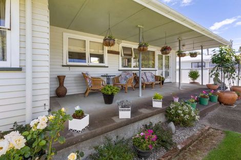 Photo of property in 16 Ongo Road, Hunterville, 4730