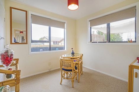 Photo of property in 37 Edgewater Drive, Pakuranga, Auckland, 2010