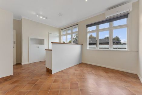 Photo of property in 32 Karina Terrace, Roslyn, Palmerston North, 4414
