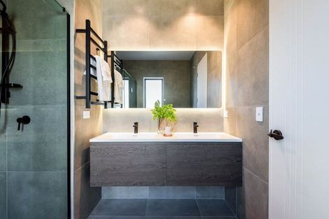 Photo of property in 18 Mina Way, Browns Bay, Auckland, 0630