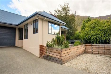 Photo of property in 115a Meadowstone Drive, Wanaka, 9305