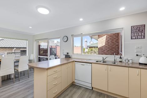 Photo of property in 15 Kath Hopper Drive, Orewa, 0931