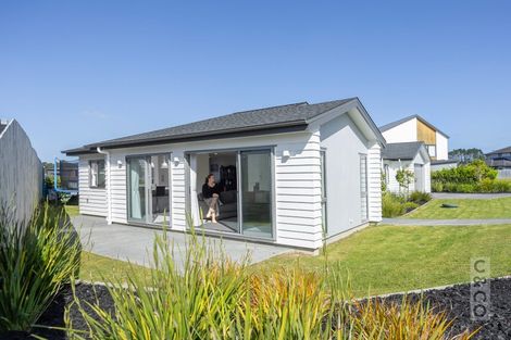 Photo of property in 54 Vinistra Road, Kumeu, 0810