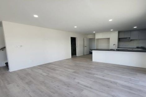 Photo of property in 60d Heybridge Street, Manurewa, Auckland, 2102