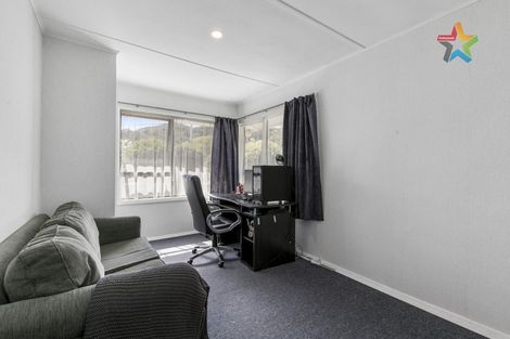 Photo of property in 195 Waddington Drive, Naenae, Lower Hutt, 5011