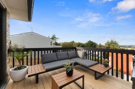 Photo of property in 1/177 Glenfield Road, Hillcrest, Auckland, 0627