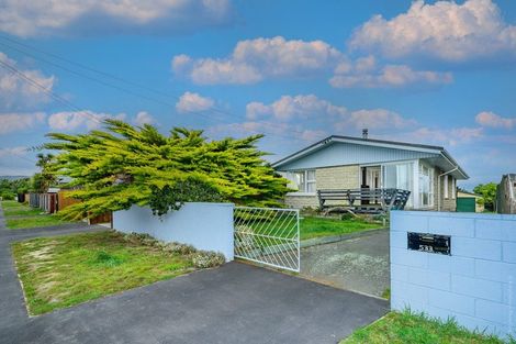 Photo of property in 533 Marine Parade, South New Brighton, Christchurch, 8062