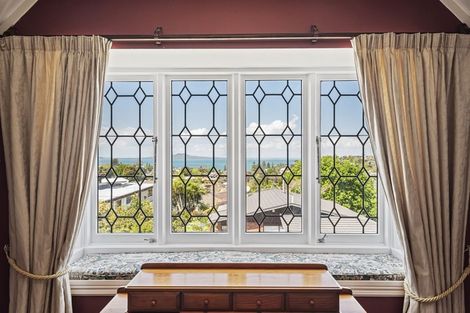 Photo of property in 2/12 Law Street, Torbay, Auckland, 0630