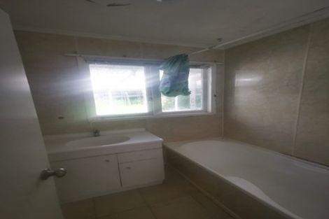 Photo of property in 3 Longburn Road, Henderson, Auckland, 0610