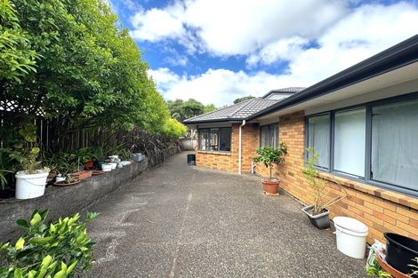 Photo of property in 7 Lone Tree Avenue, Te Atatu Peninsula, Auckland, 0610