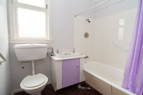 Photo of property in 98 Brandon Street, Featherston, 5710