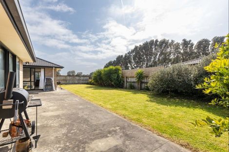 Photo of property in 25c Dolphin Parade, Bell Block, New Plymouth, 4312