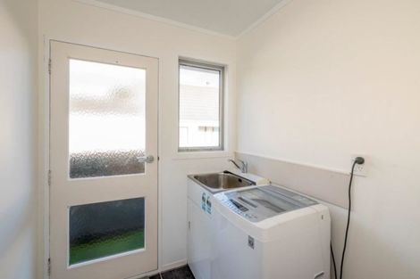 Photo of property in 11 Hastings Street, Waikanae Beach, Waikanae, 5036