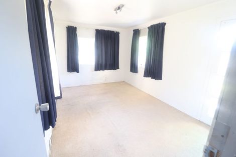 Photo of property in 35a Wade River Road, Stanmore Bay, Whangaparaoa, 0932