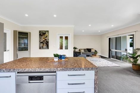 Photo of property in 116 Paraite Road, Paraite, New Plymouth, 4373