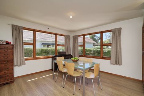 Photo of property in 80 Avonhead Road, Avonhead, Christchurch, 8042