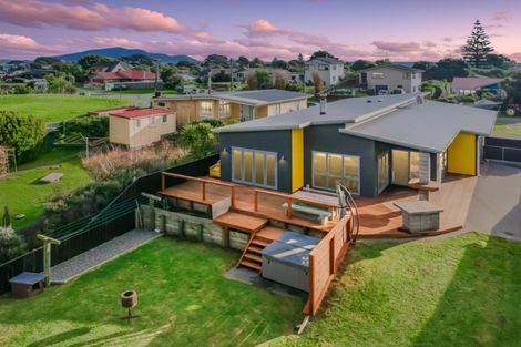 Photo of property in 34 Gawler Street, Te Horo Beach, Otaki, 5581