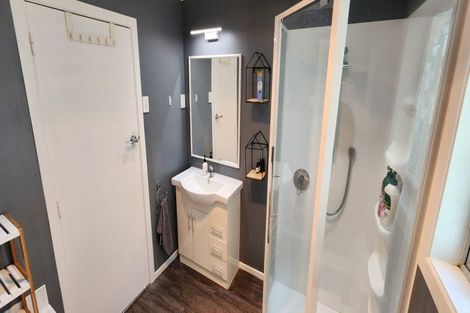 Photo of property in 6a Brierley Place, Marfell, New Plymouth, 4310