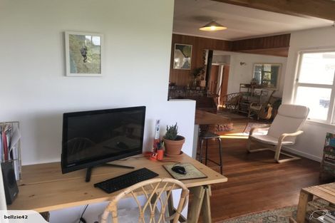 Photo of property in 8 Donnelly Street, Oakura, 4314