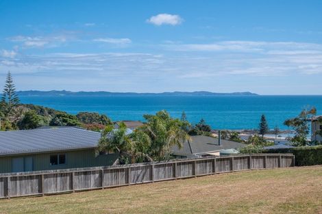 Photo of property in 41 Dudley Crescent, Cable Bay, 0420