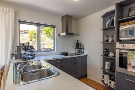 Photo of property in 142 Waiheke Road, Waiheke Island, 1971