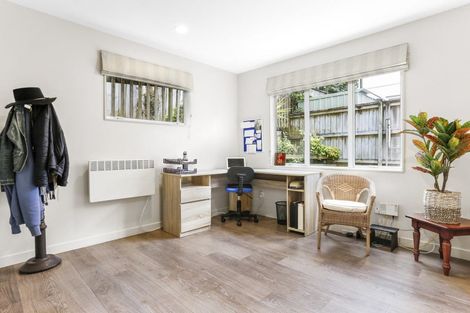 Photo of property in 70 Saddleback Rise, Murrays Bay, Auckland, 0630