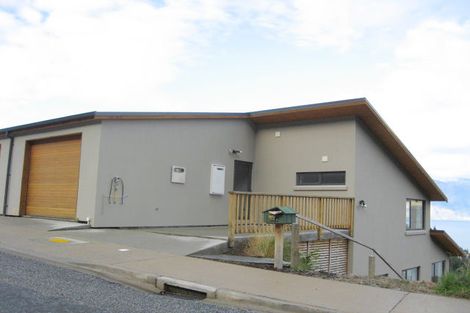 Photo of property in 56 Dart Place, Fernhill, Queenstown, 9300