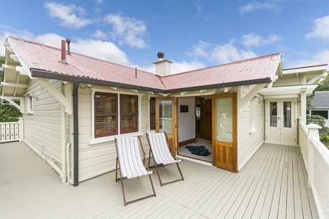 Photo of property in 46 Nicholson Road, Khandallah, Wellington, 6035