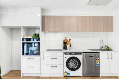 Photo of property in 122d Lancaster Road, Beach Haven, Auckland, 0626