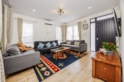 Photo of property in 12 Millfield Lane, Papakura, 2110