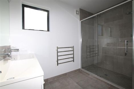 Photo of property in 2 Carder Court, Hobsonville, Auckland, 0618