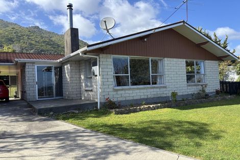 Photo of property in 45 Huia Street, Waikanae, 5036