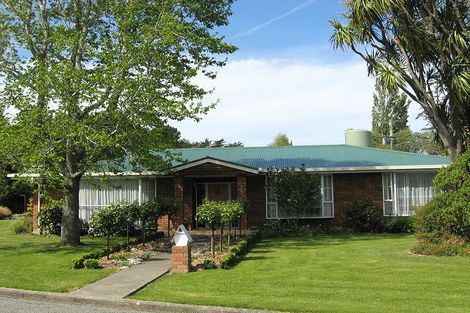 Photo of property in 2 Robinson Street, Cheviot, 7310